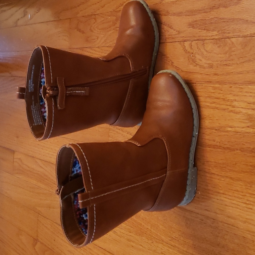 Cat & Jack boots size 10